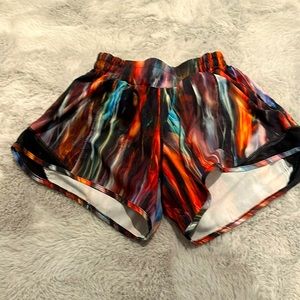 EXTREMELY RARE lululemon hotty hot shorts